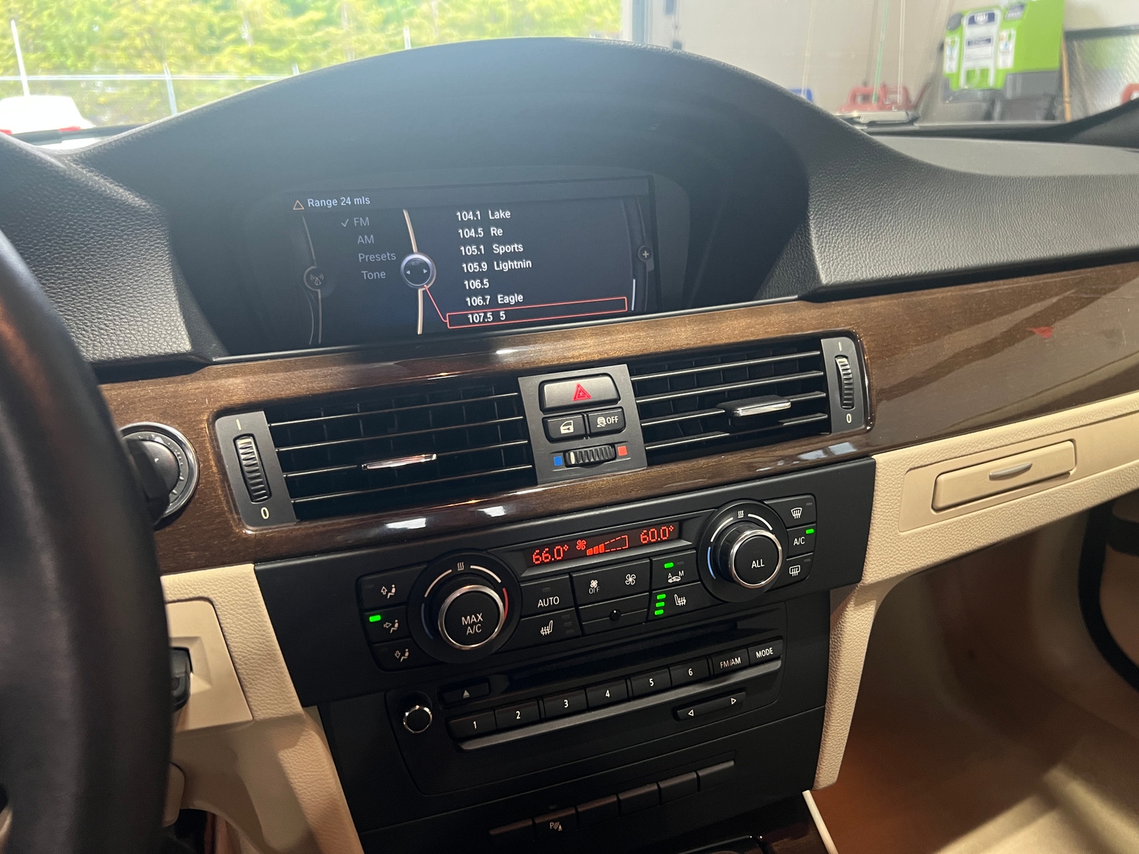 Thumbnail: 2013 BMW 3 Series - 3