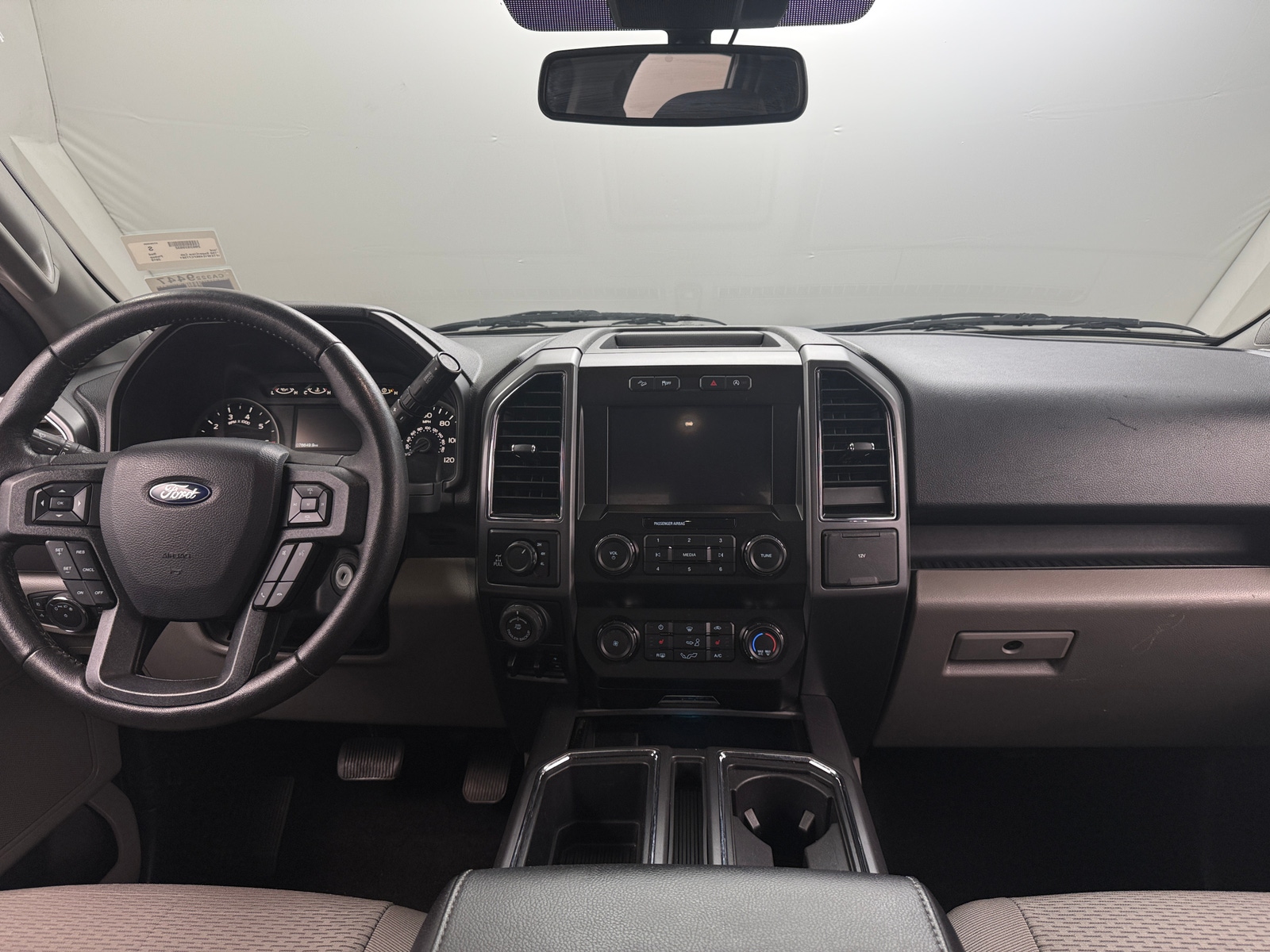 Thumbnail: 2019 Ford Econoline - 3