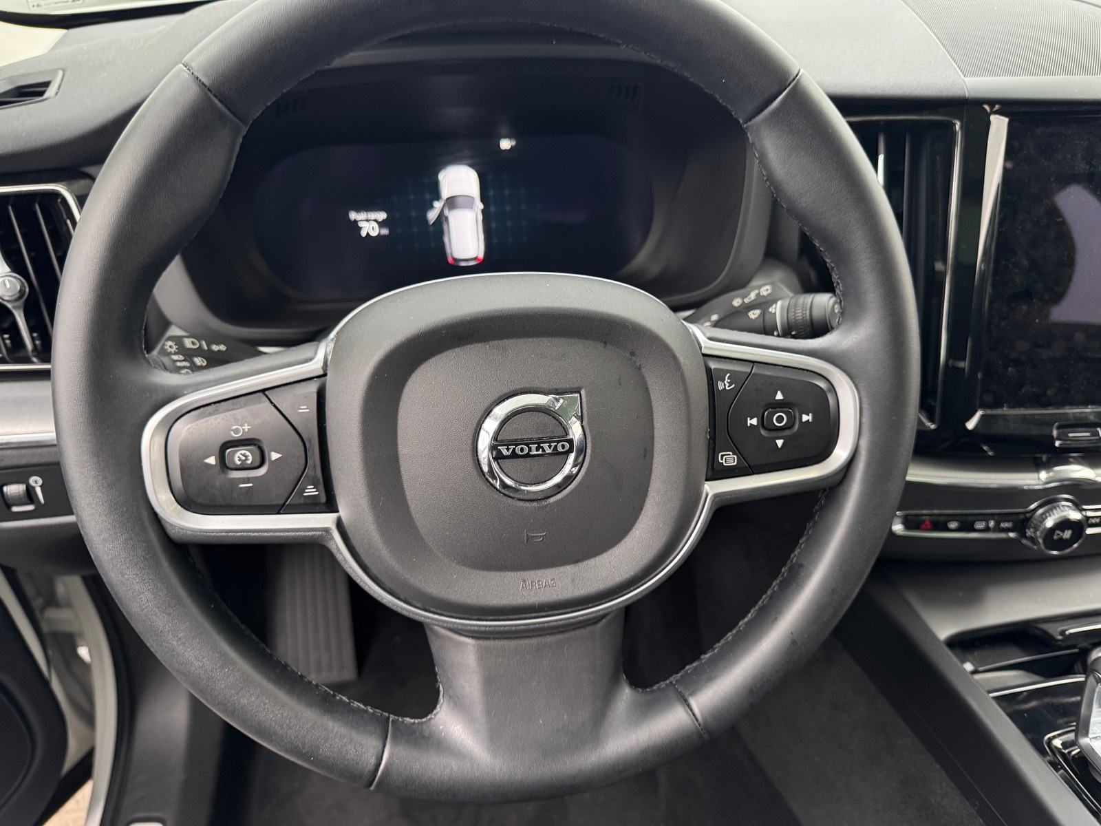 Thumbnail: 2022 Volvo XC60 - 5