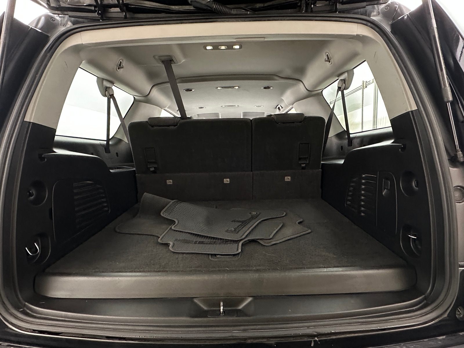 Thumbnail: 2017 Chevrolet Suburban - 7
