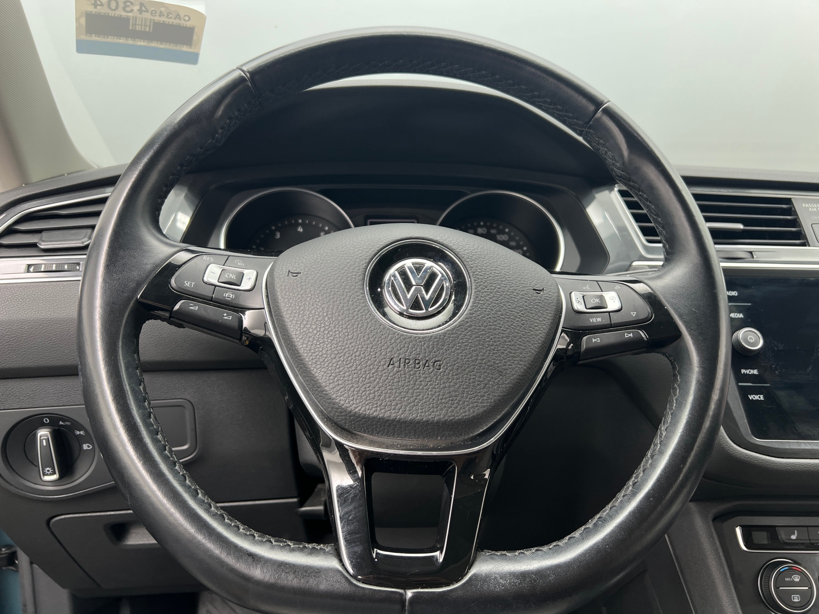 Thumbnail: 2019 Volkswagen Tiguan - 4