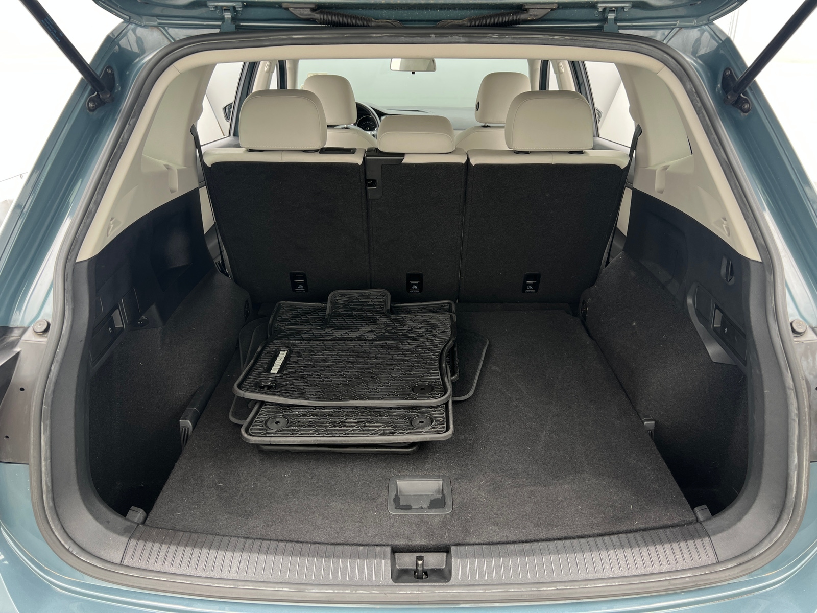 Thumbnail: 2019 Volkswagen Tiguan - 6