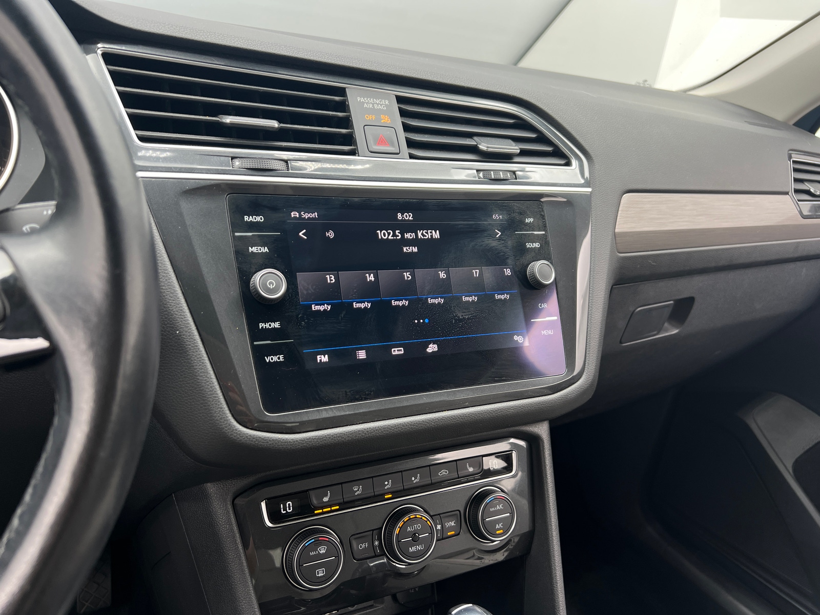 Thumbnail: 2019 Volkswagen Tiguan - 3