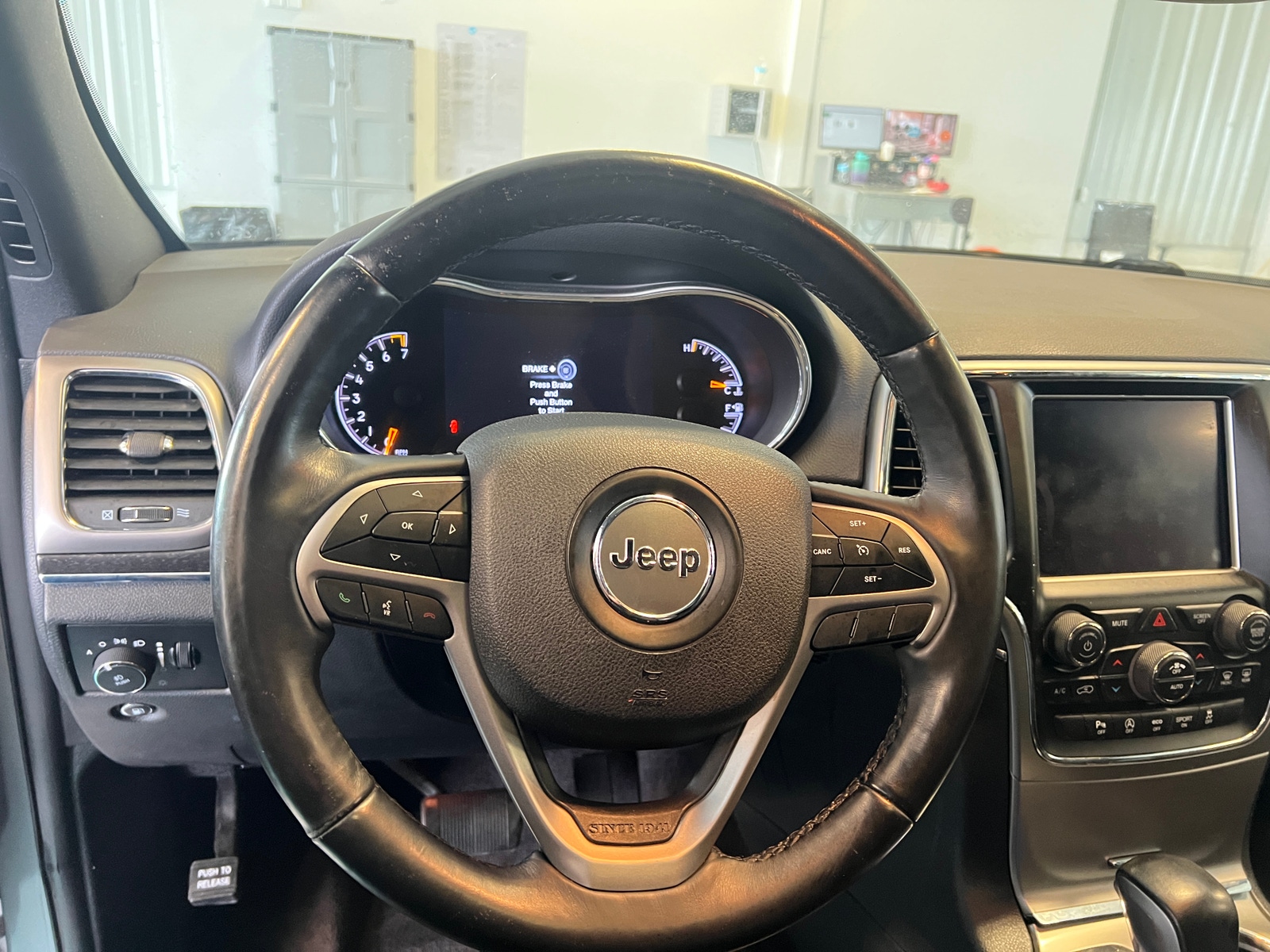 Thumbnail: 2018 Jeep Grand Cherokee - 5