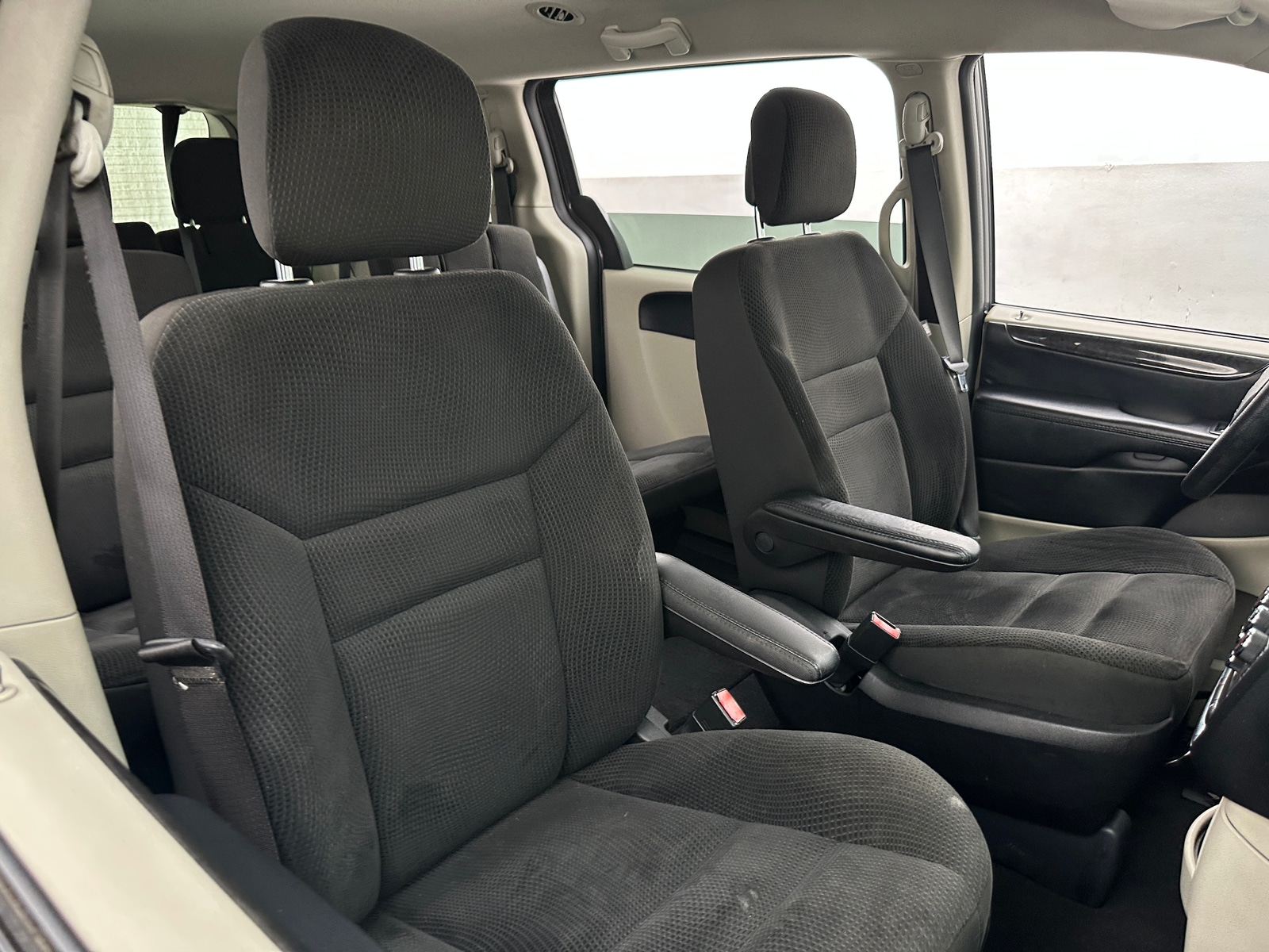 Thumbnail: 2020 Dodge Grand Caravan - 2
