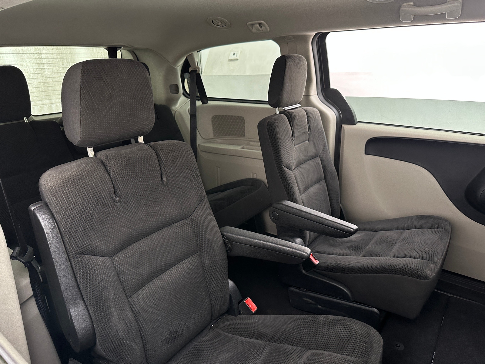 Thumbnail: 2020 Dodge Grand Caravan - 6