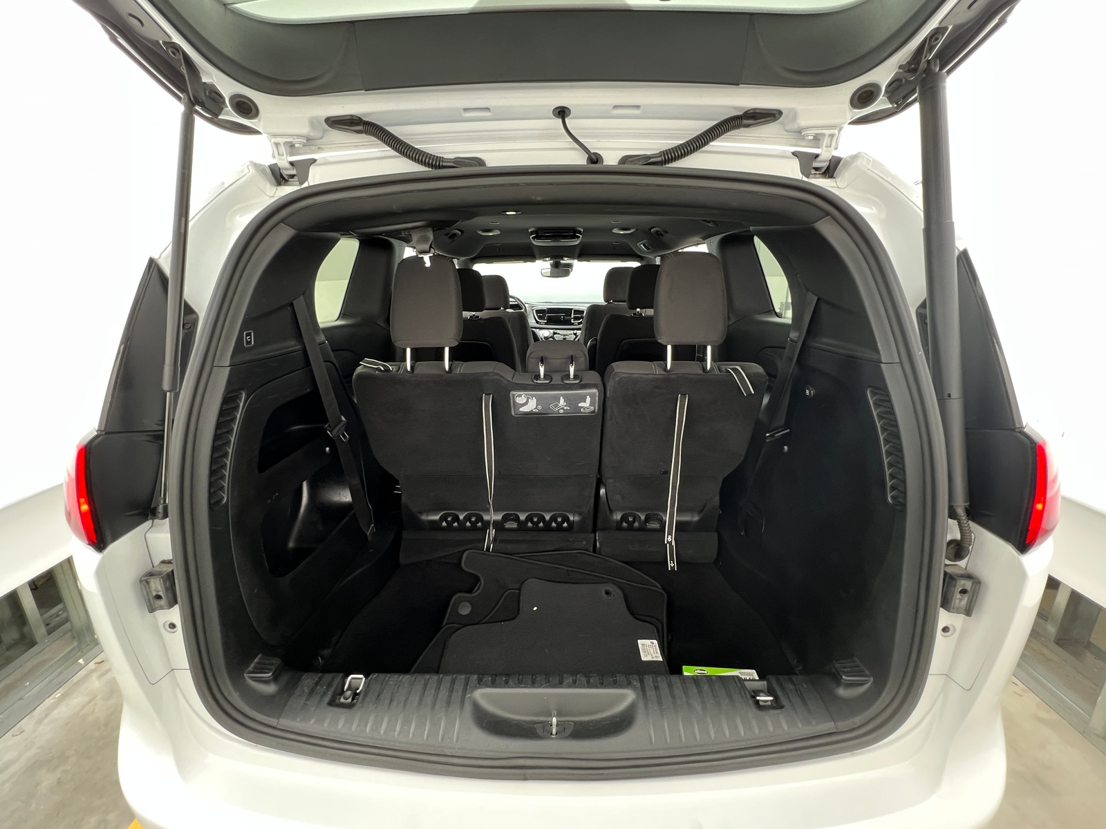 Thumbnail: 2019 Chrysler Pacifica - 7