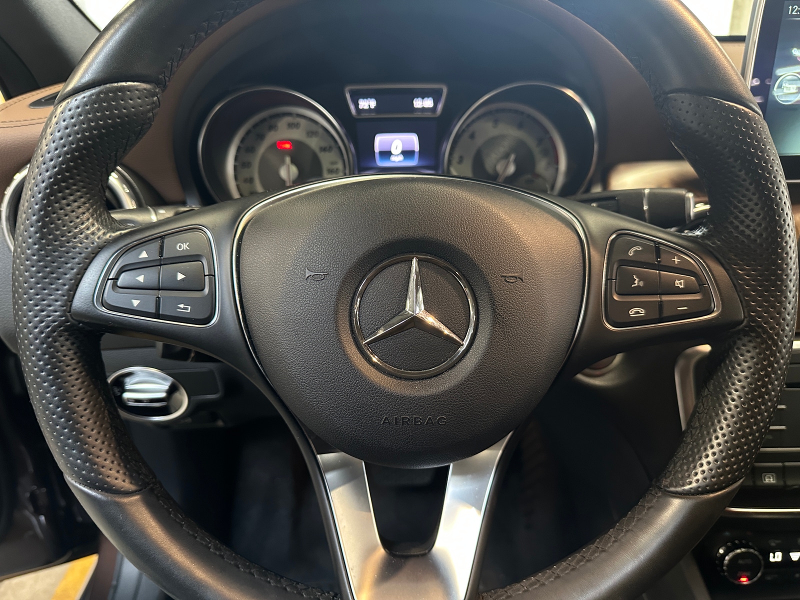 Thumbnail: 2016 Mercedes-Benz GLA - 4