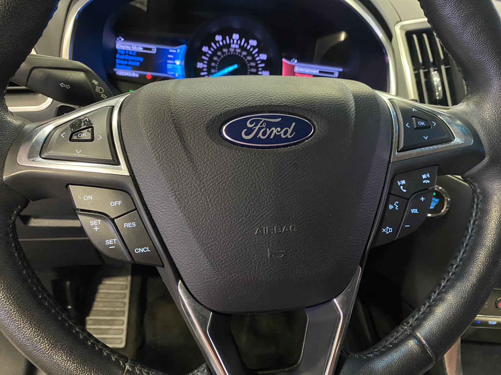 Thumbnail: 2017 Ford Edge - 4