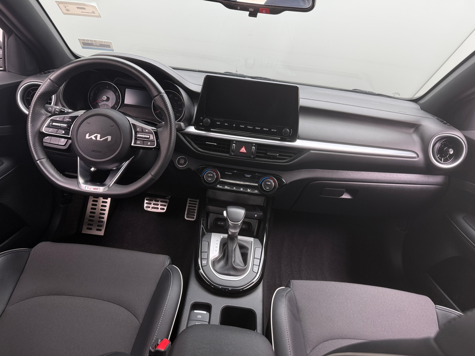 Thumbnail: 2024 Kia Forte - 3