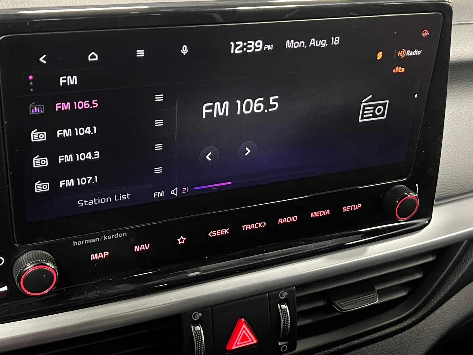Thumbnail: 2024 Kia Forte - 4