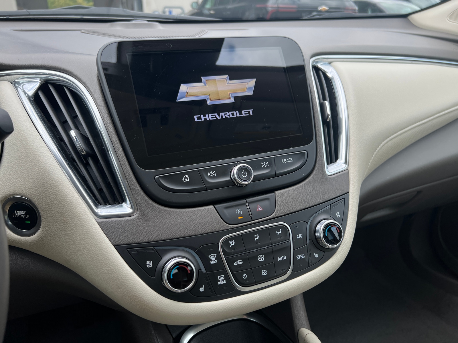 Thumbnail: 2024 Chevrolet Malibu - 3