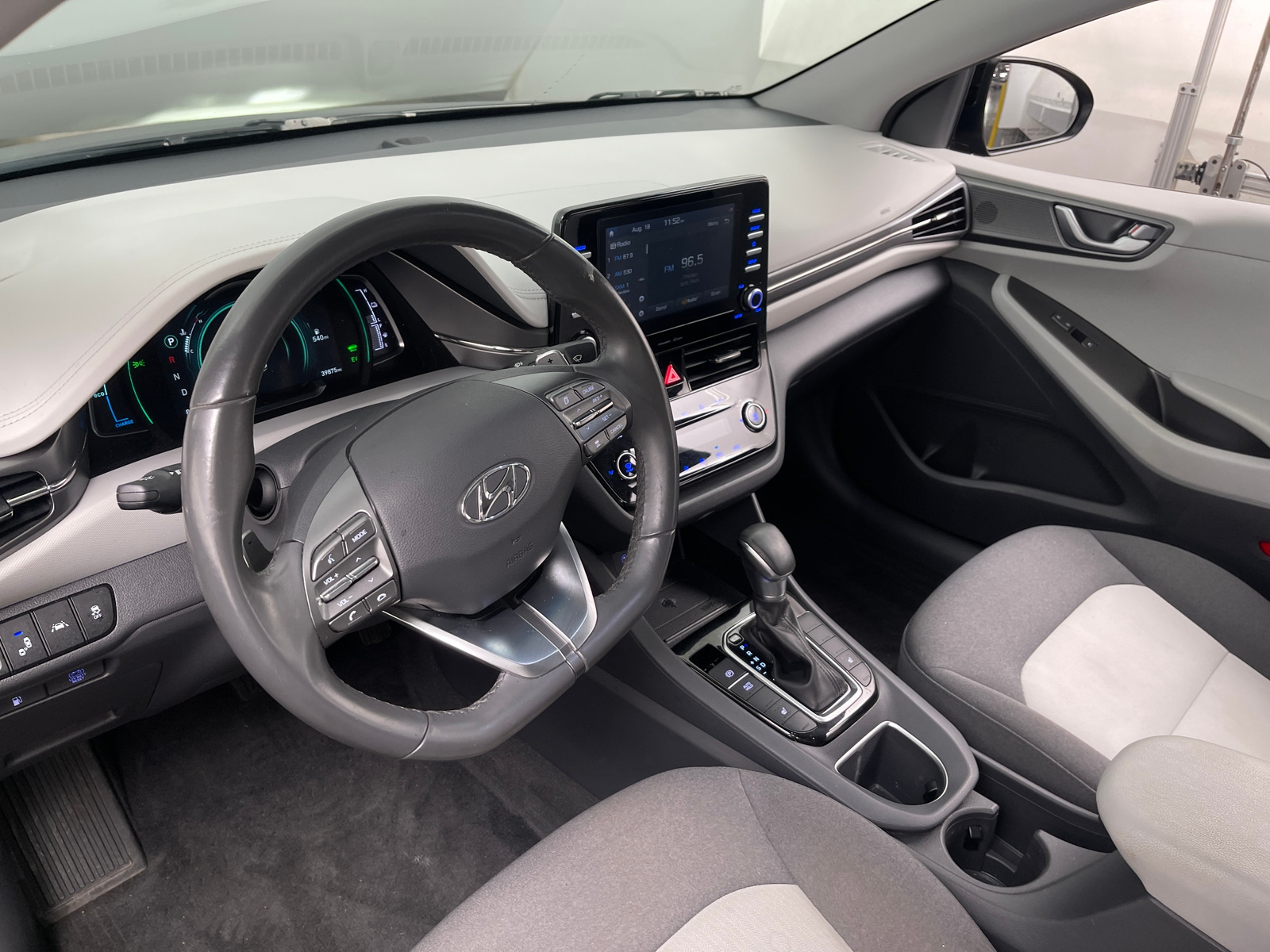 Thumbnail: 2020 Hyundai Ioniq - 3
