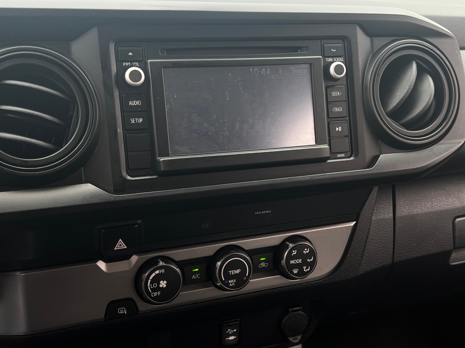 Thumbnail: 2019 Toyota Tacoma - 4