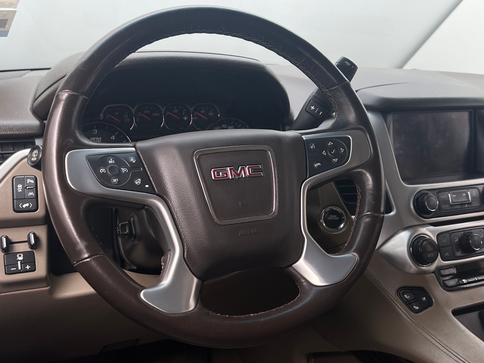 Thumbnail: 2019 GMC Yukon XL - 4