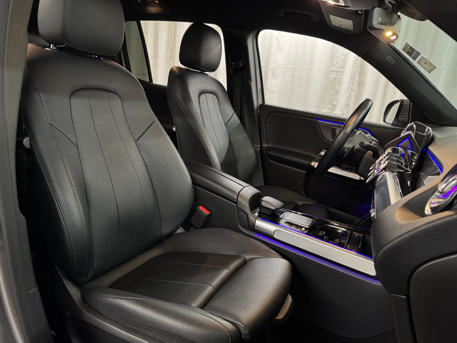 Thumbnail: 2021 Mercedes-Benz GLB - 2