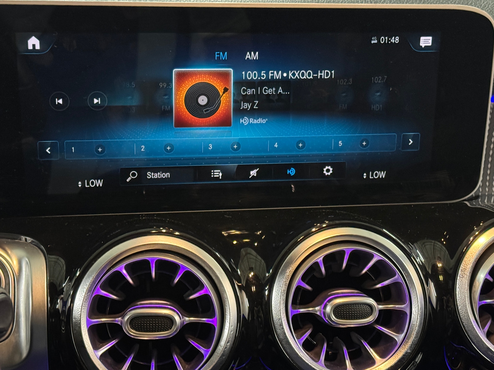 Thumbnail: 2021 Mercedes-Benz GLB - 4
