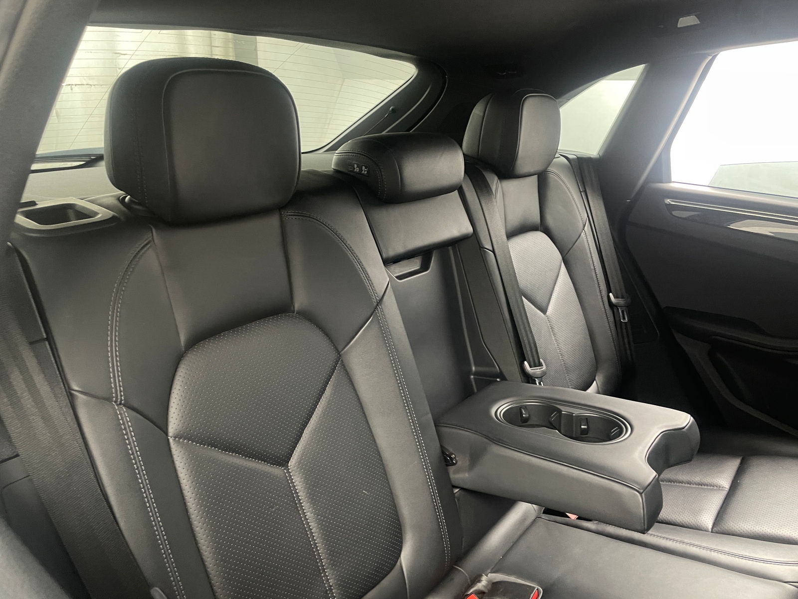 Thumbnail: 2018 Porsche Macan - 5