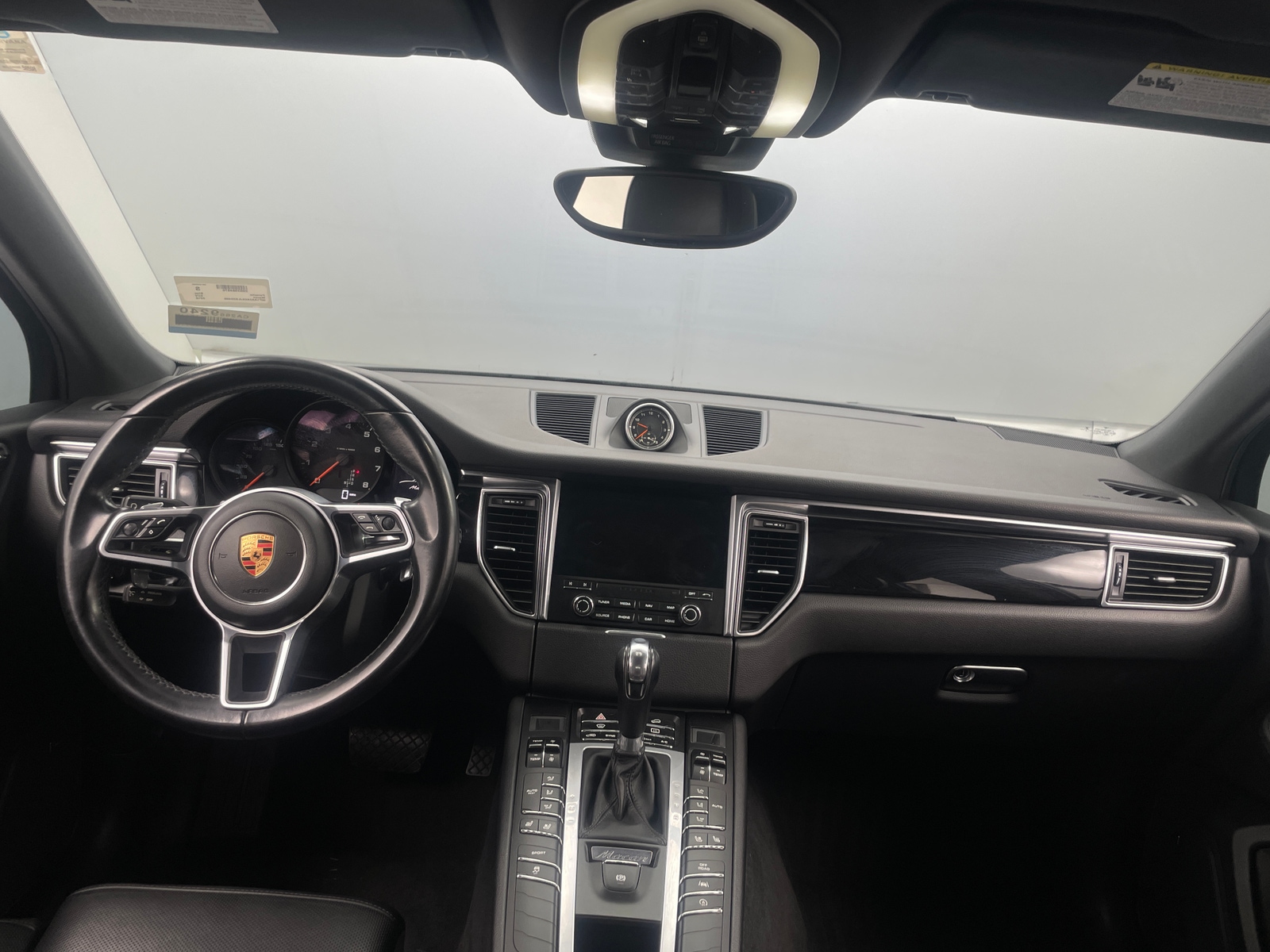 Thumbnail: 2018 Porsche Macan - 2