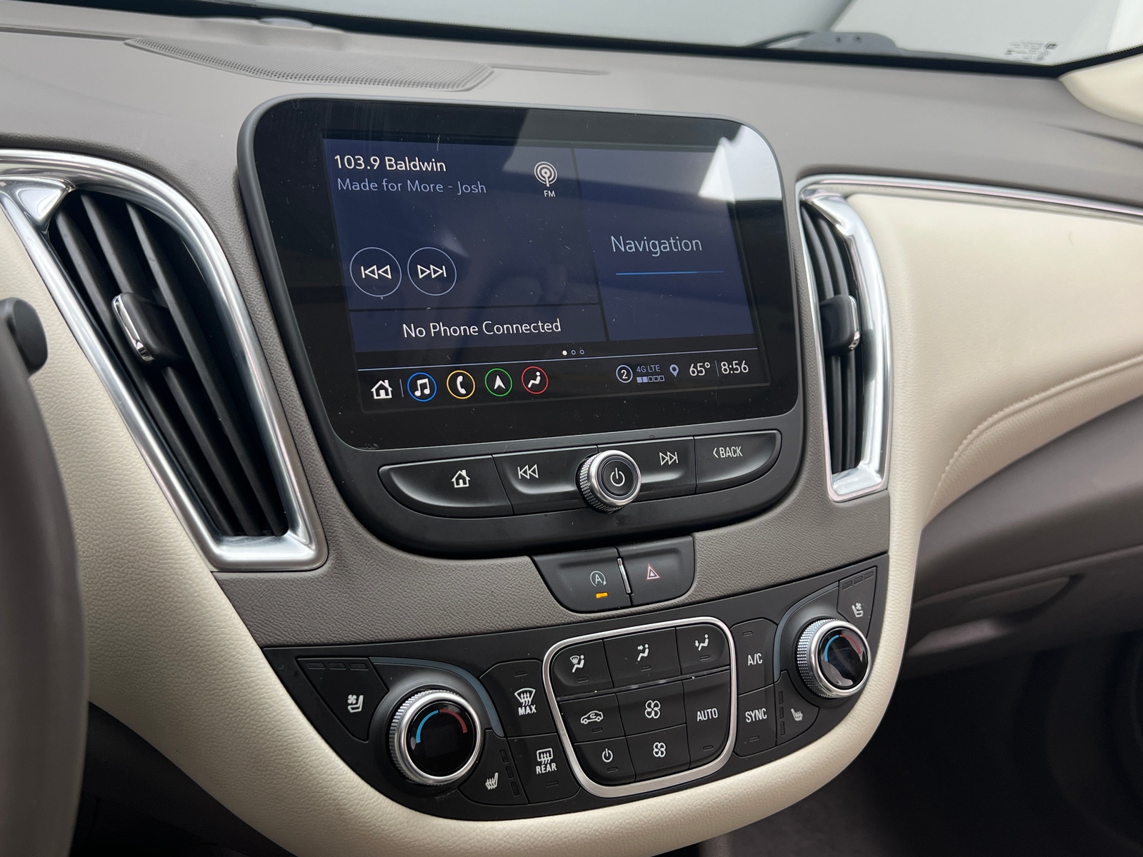 Thumbnail: 2024 Chevrolet Malibu - 3