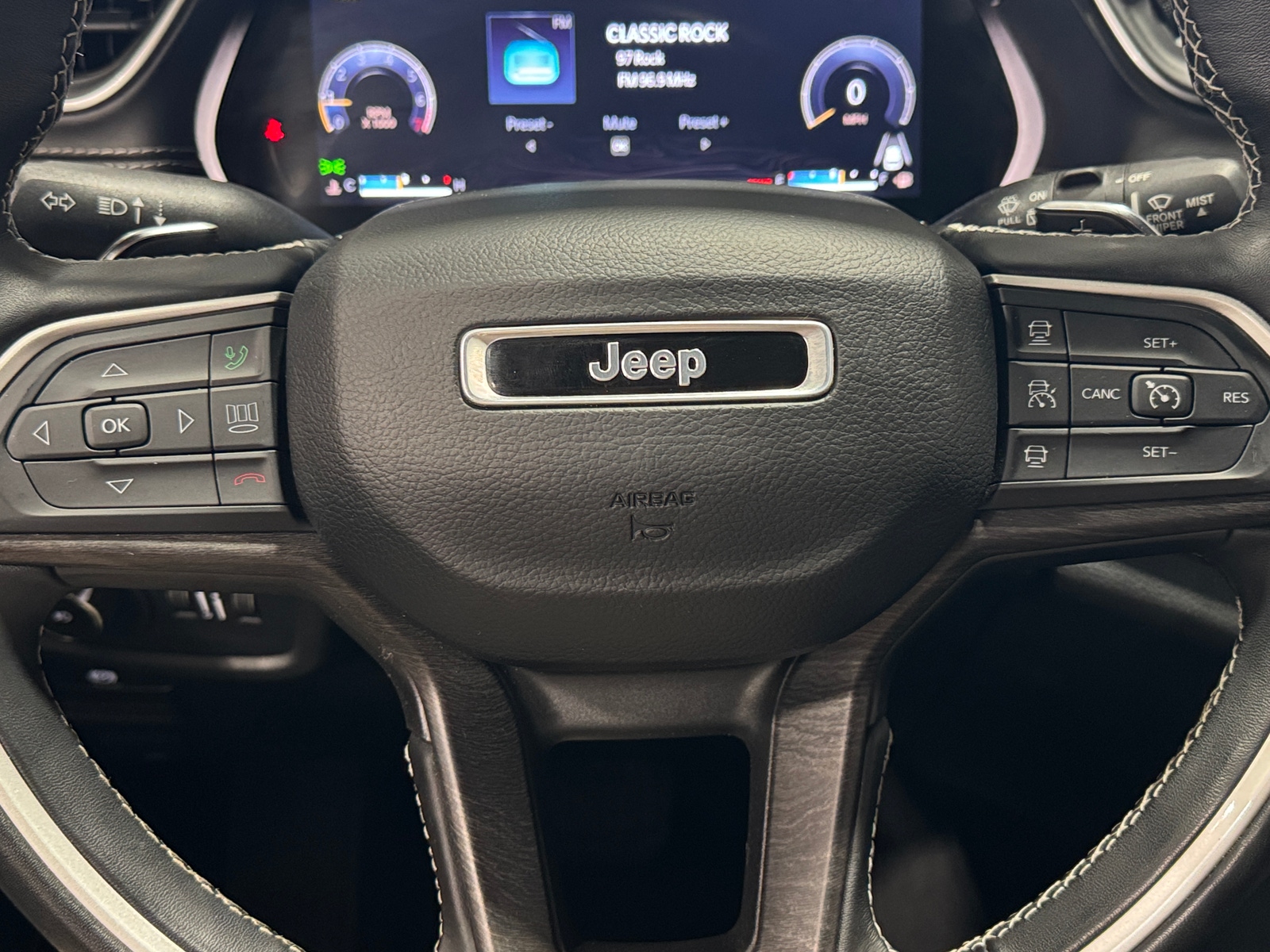 Thumbnail: 2022 Jeep Grand Cherokee - 4