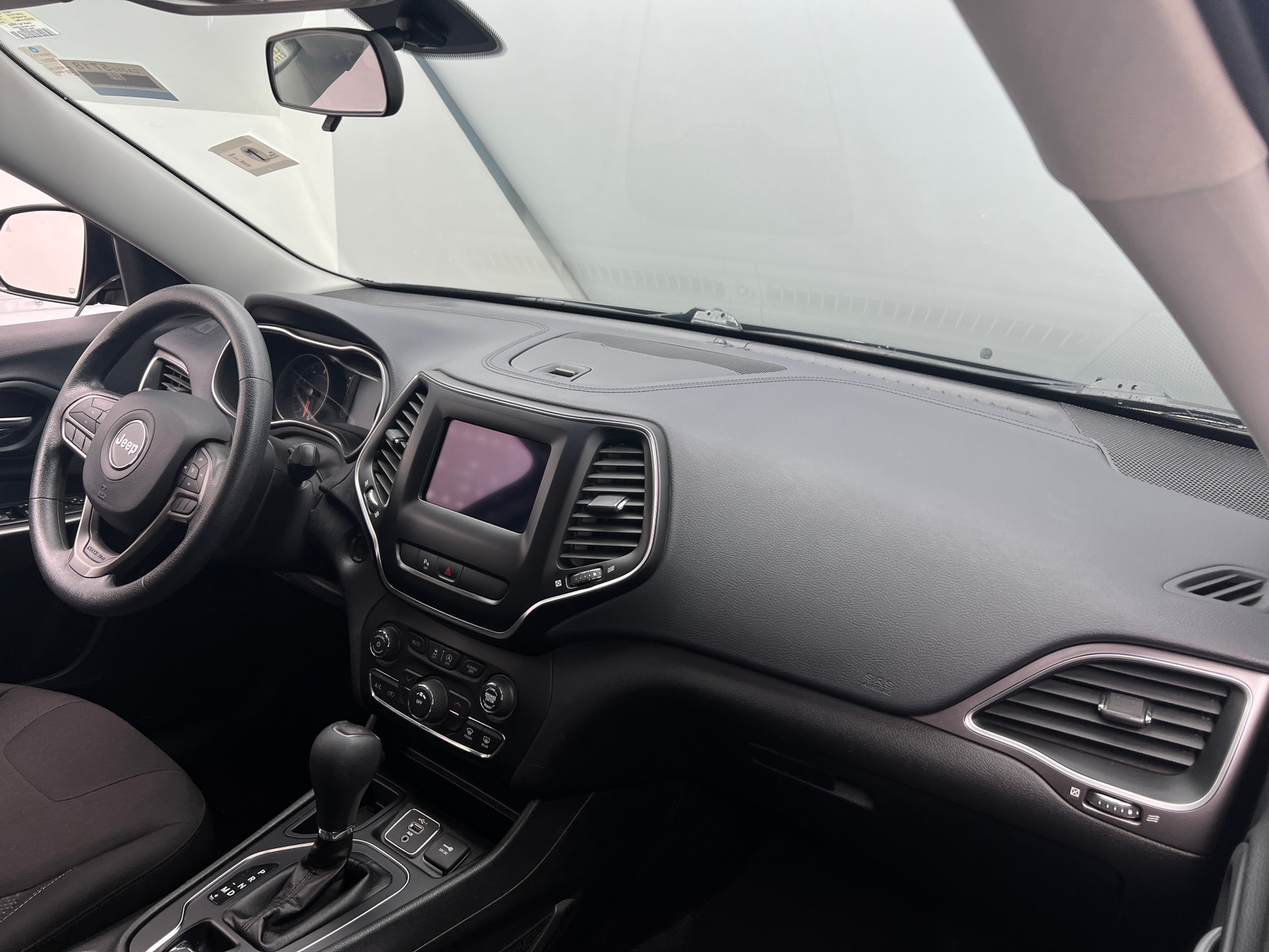 Thumbnail: 2019 Jeep Cherokee - 3