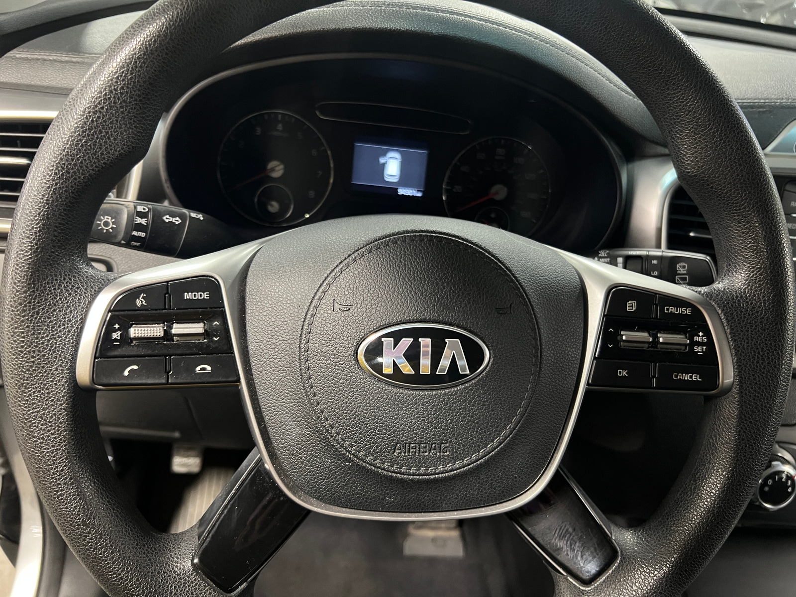 Thumbnail: 2019 Kia Sorento - 5
