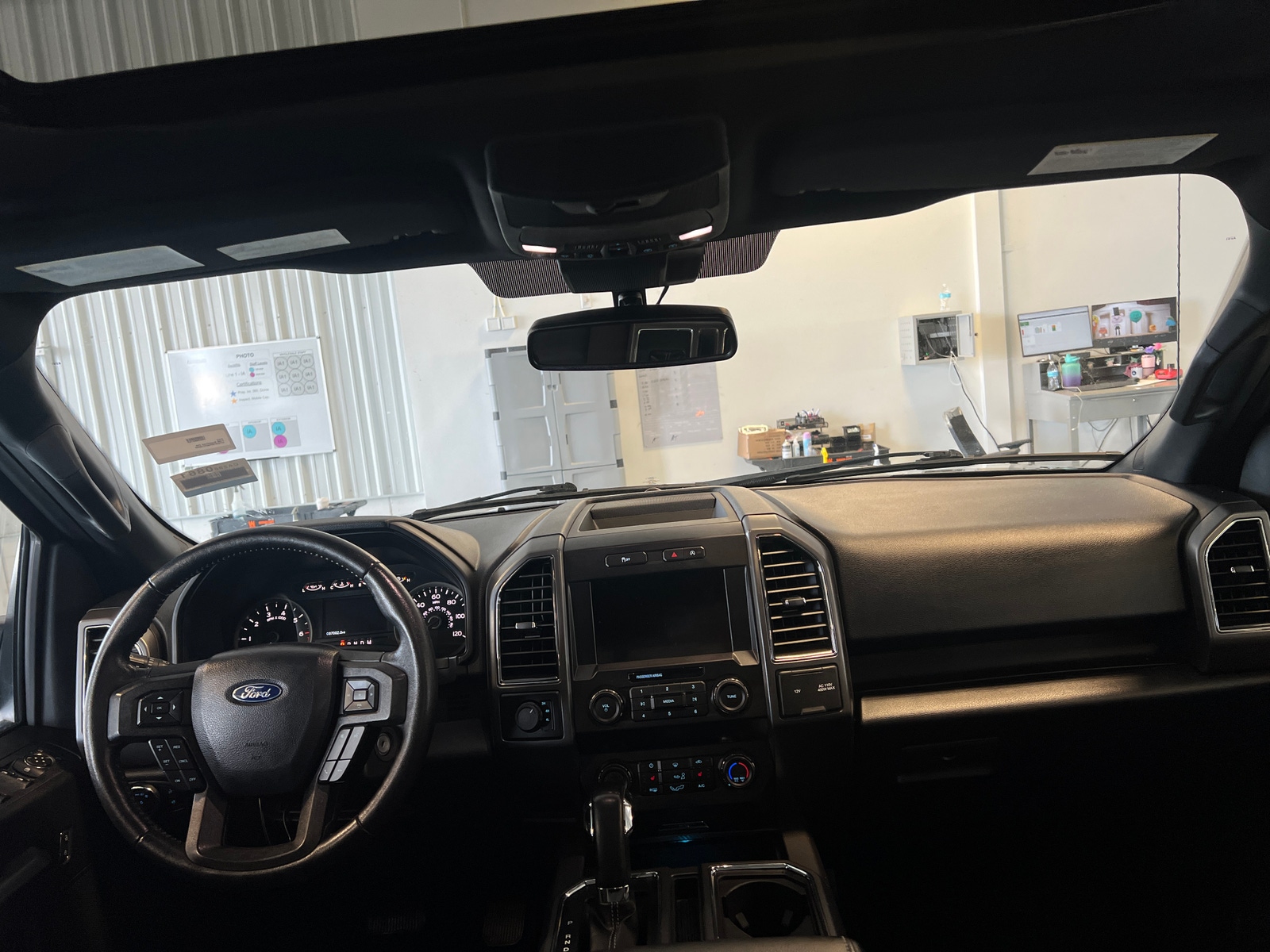 Thumbnail: 2019 Ford Econoline - 3