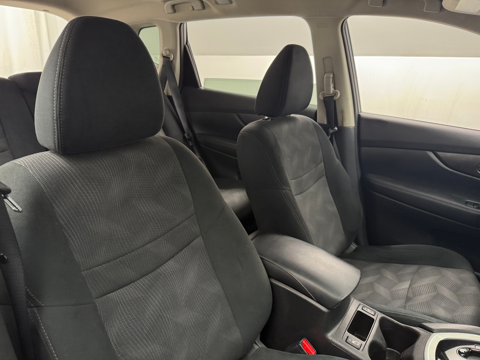 Thumbnail: 2016 Nissan Rogue - 2