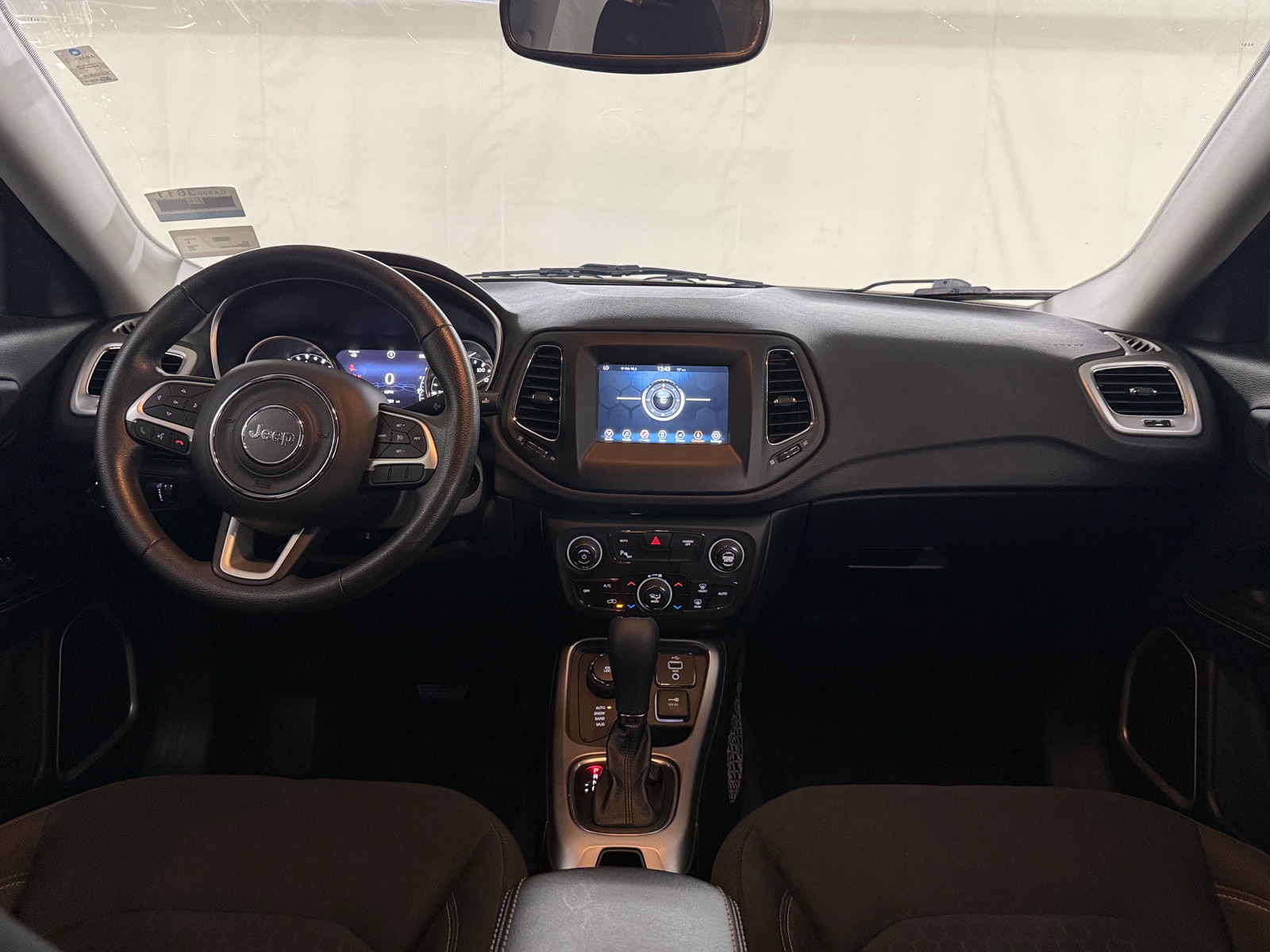 Thumbnail: 2018 Jeep Compass - 3