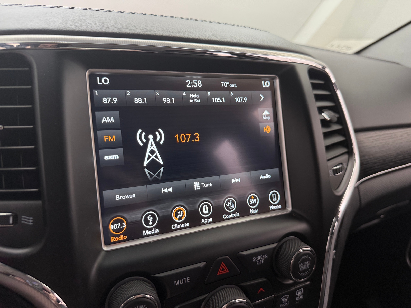 Thumbnail: 2018 Jeep Grand Cherokee - 3