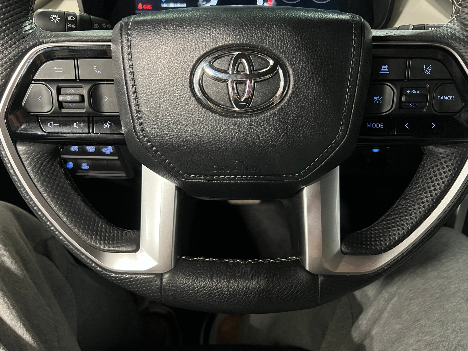Thumbnail: 2024 Toyota Sequoia - 4