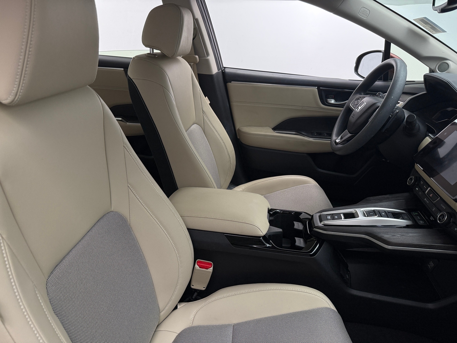 Thumbnail: 2018 Honda Clarity - 2