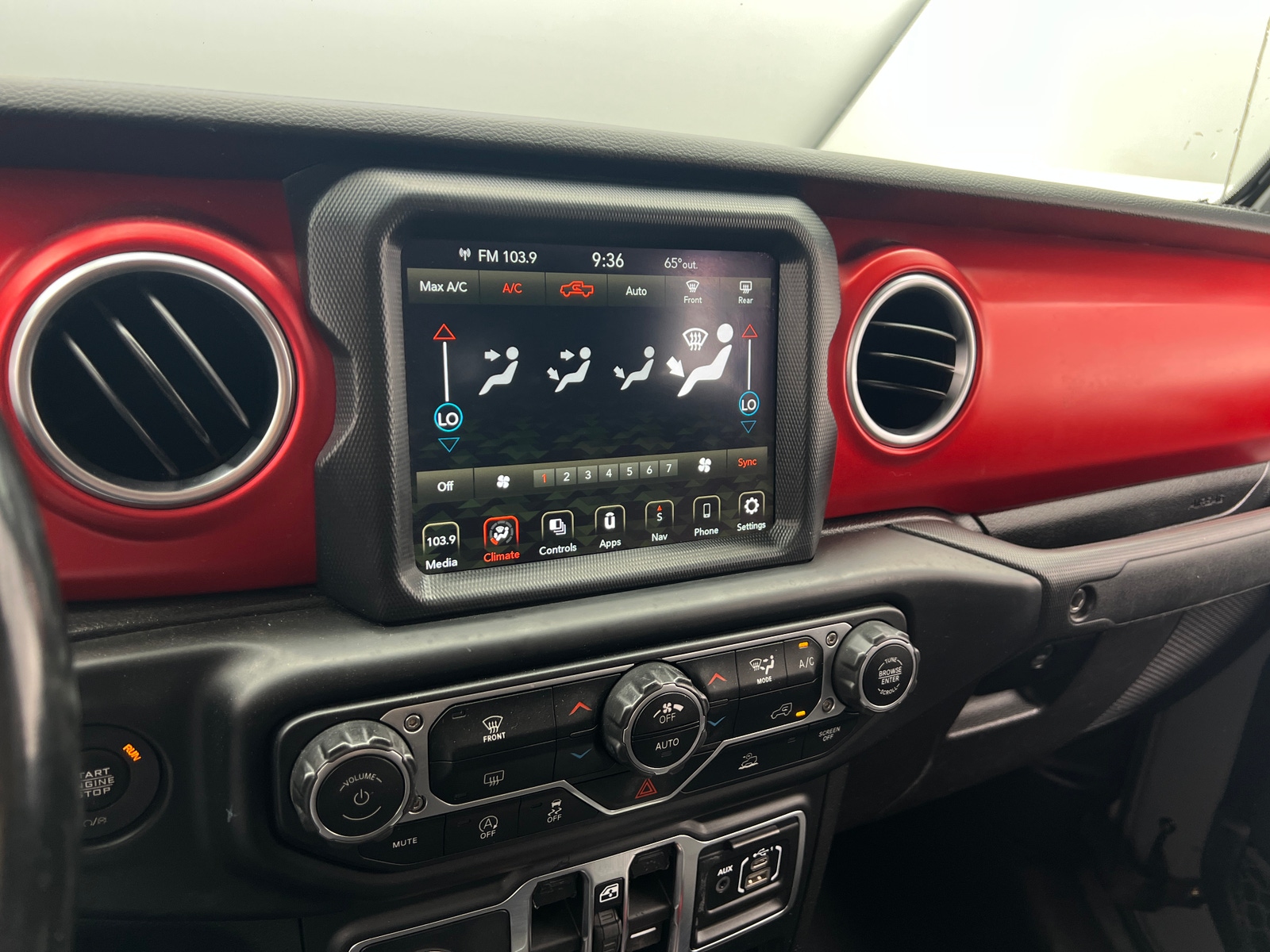 Thumbnail: 2021 Jeep Gladiator - 4