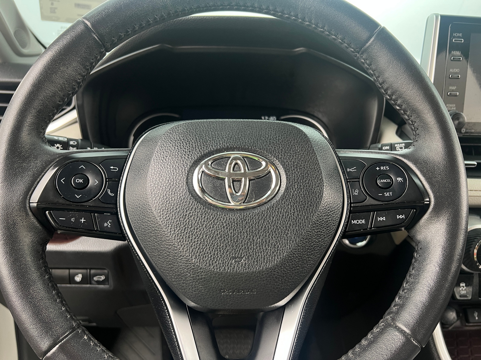 Thumbnail: 2020 Toyota RAV4 - 4