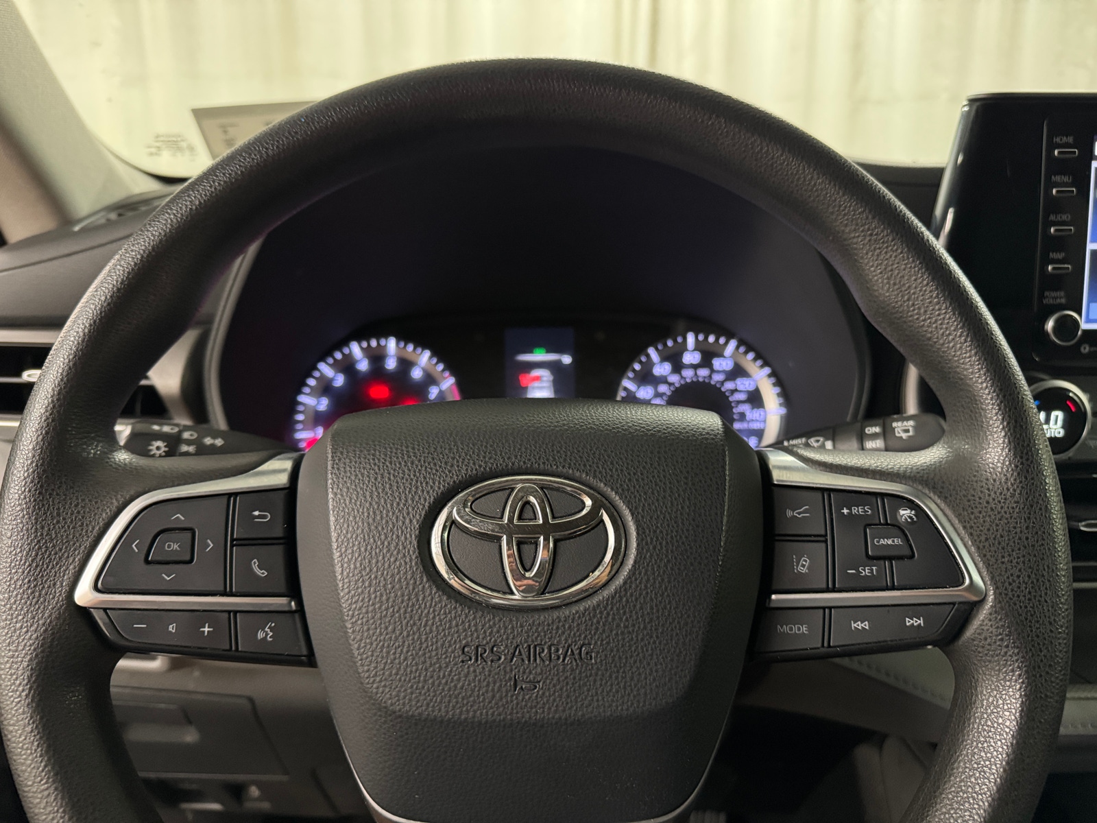 Thumbnail: 2020 Toyota Highlander - 5