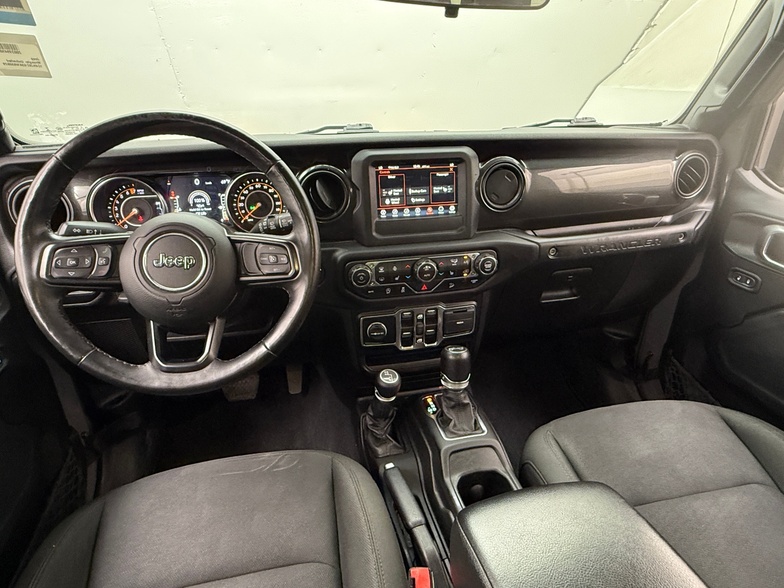Thumbnail: 2019 Jeep Wrangler - 3