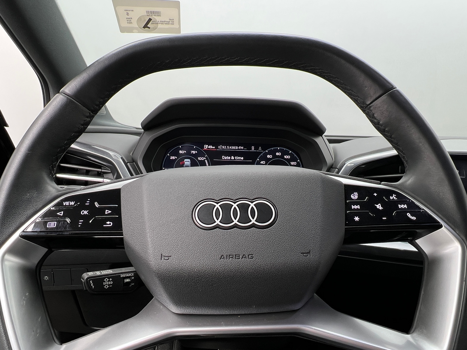 Thumbnail: 2023 Audi Q4 e-tron - 4