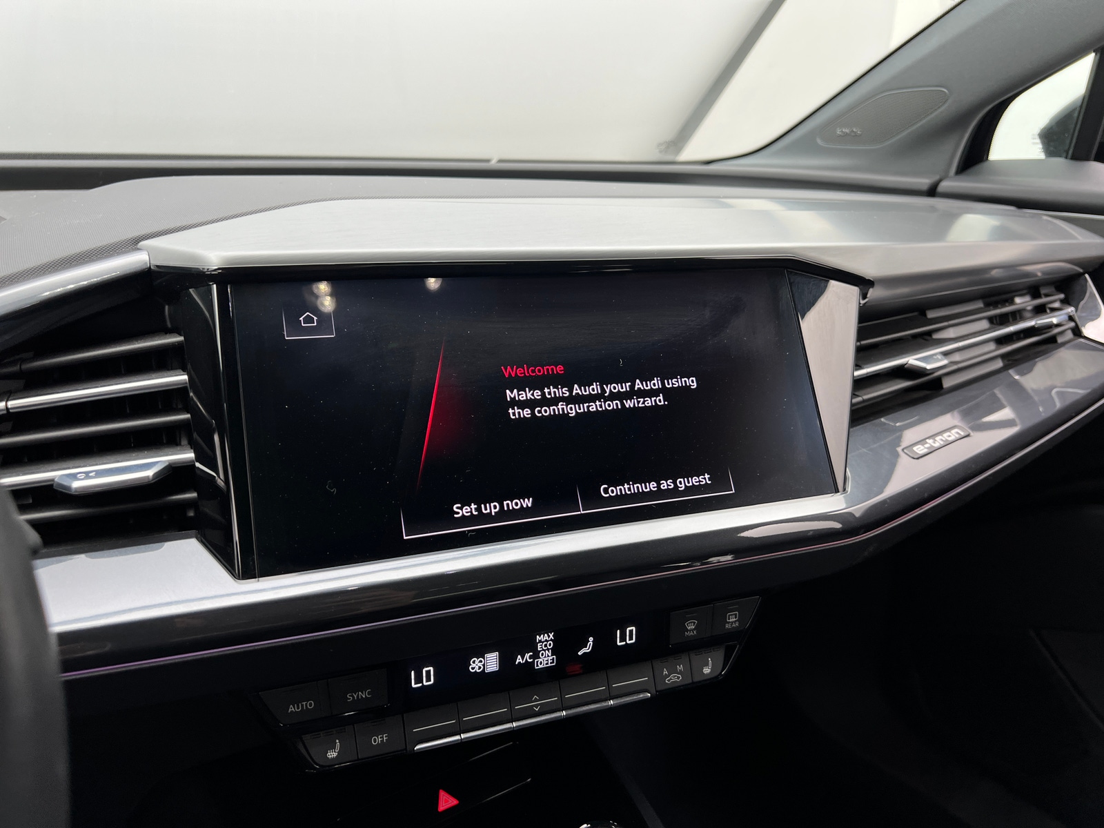 Thumbnail: 2023 Audi Q4 e-tron - 3