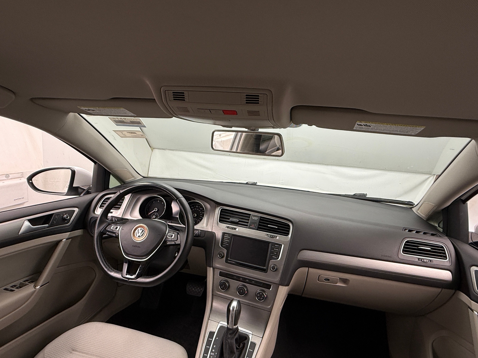 Thumbnail: 2016 Volkswagen Golf - 3