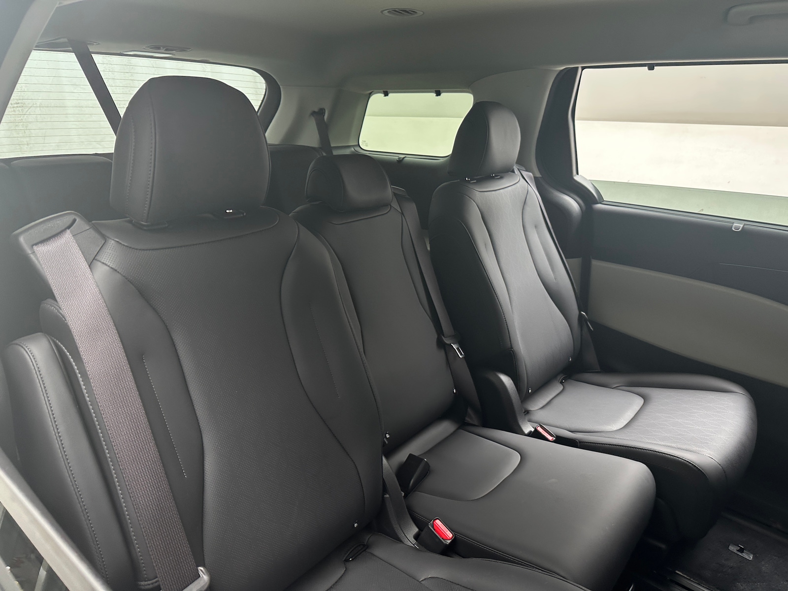 Thumbnail: 2023 Kia Carnival - 5