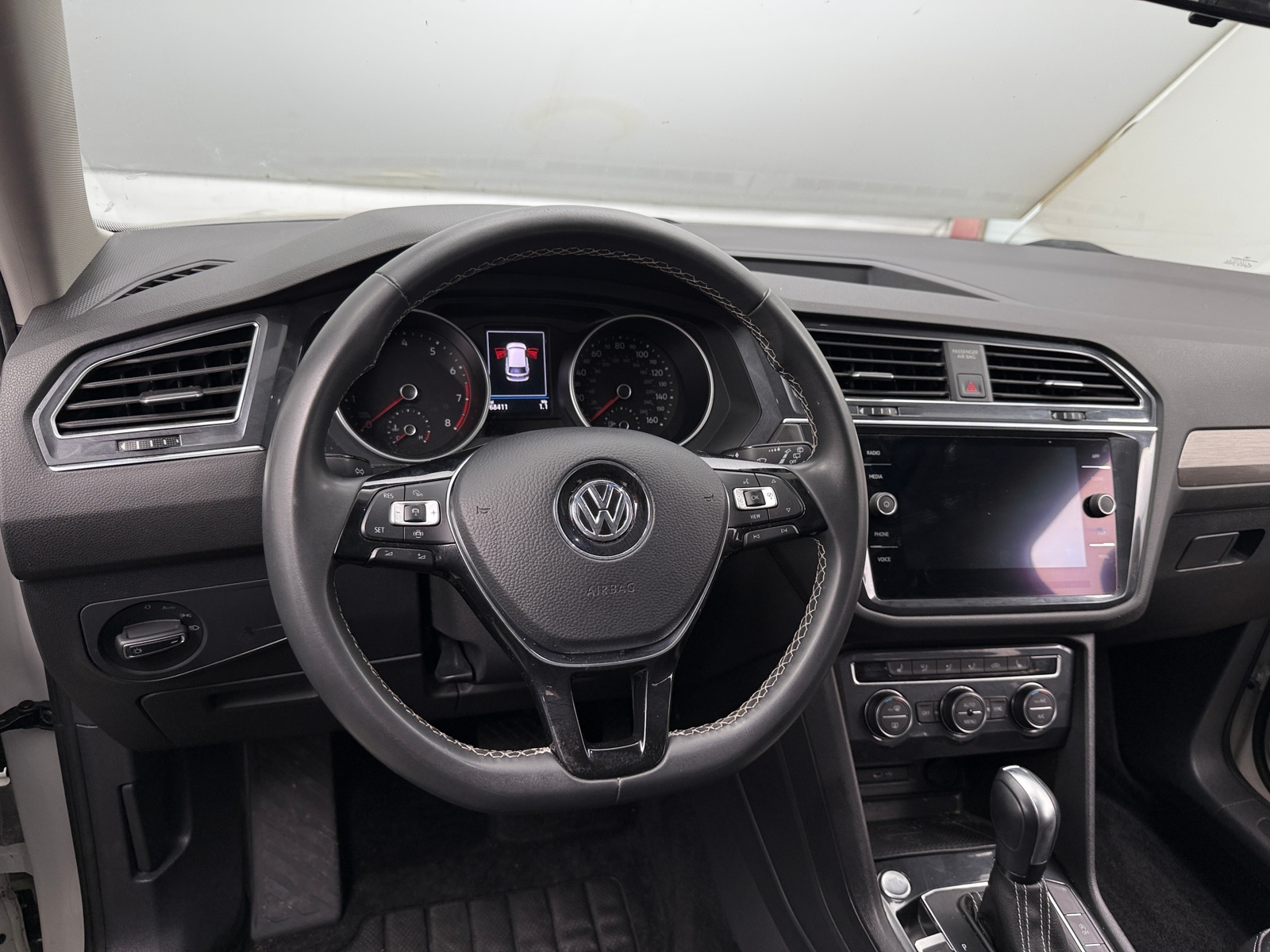 Thumbnail: 2021 Volkswagen Tiguan - 4
