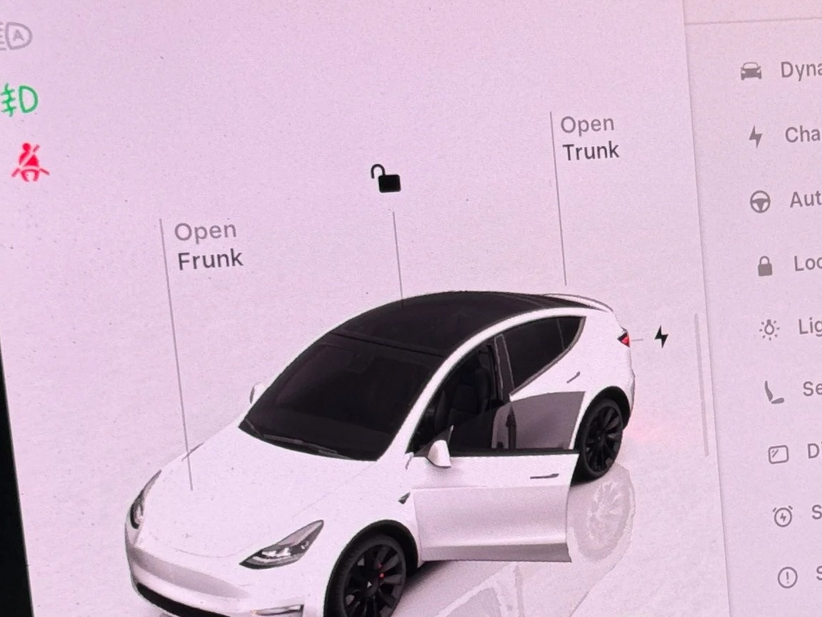 Thumbnail: 2022 Tesla Model Y - 3