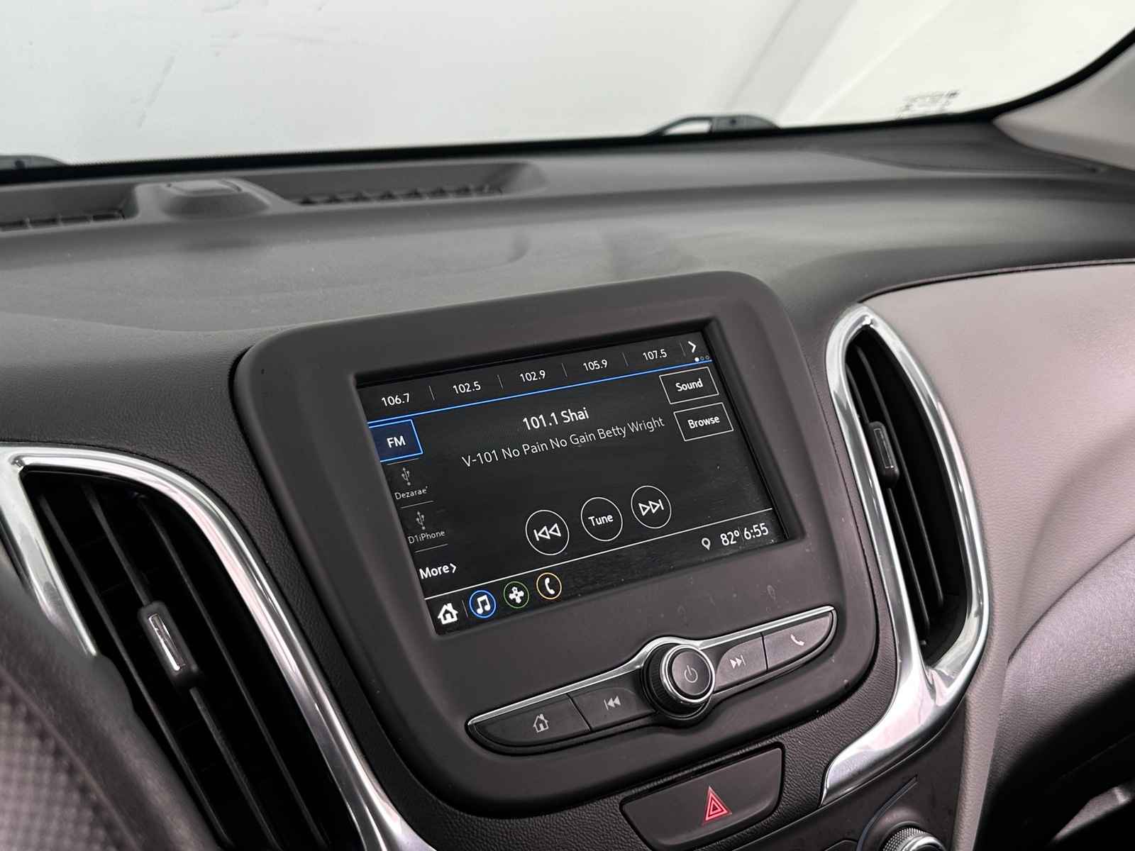 Thumbnail: 2019 Chevrolet Equinox - 4