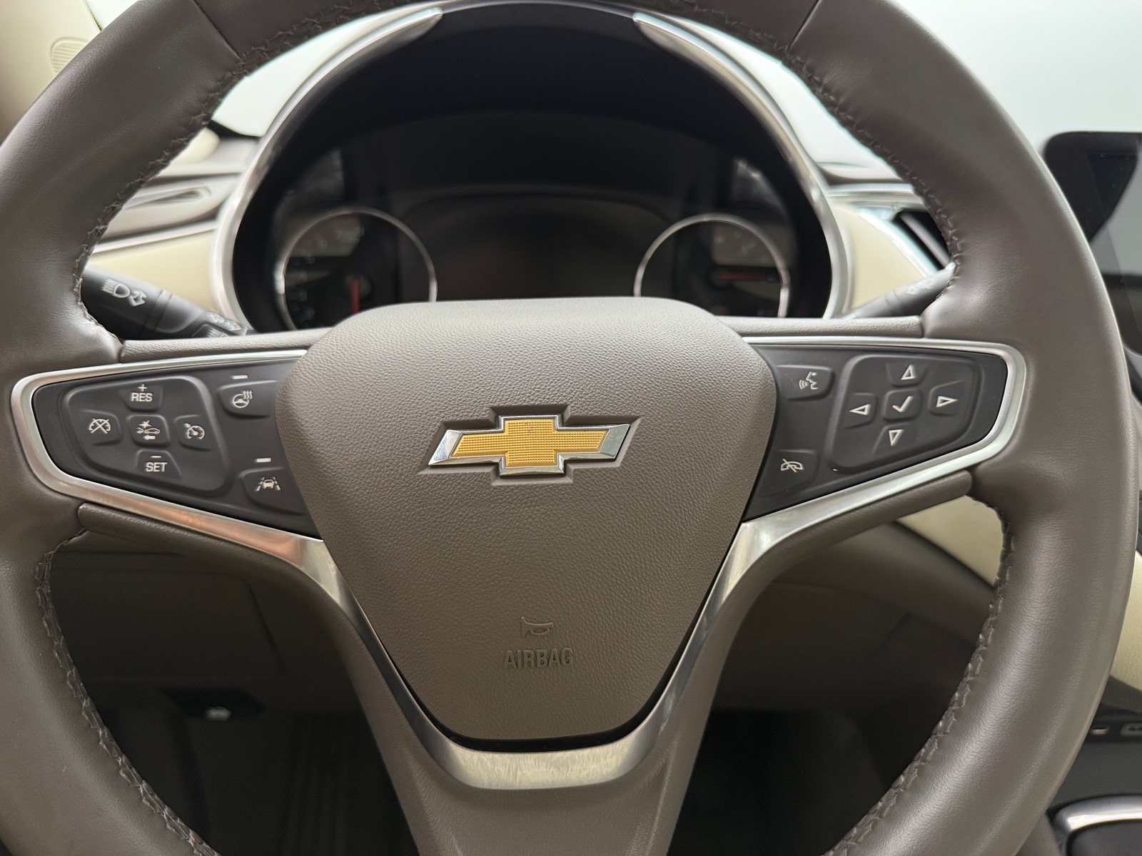 Thumbnail: 2024 Chevrolet Malibu - 4
