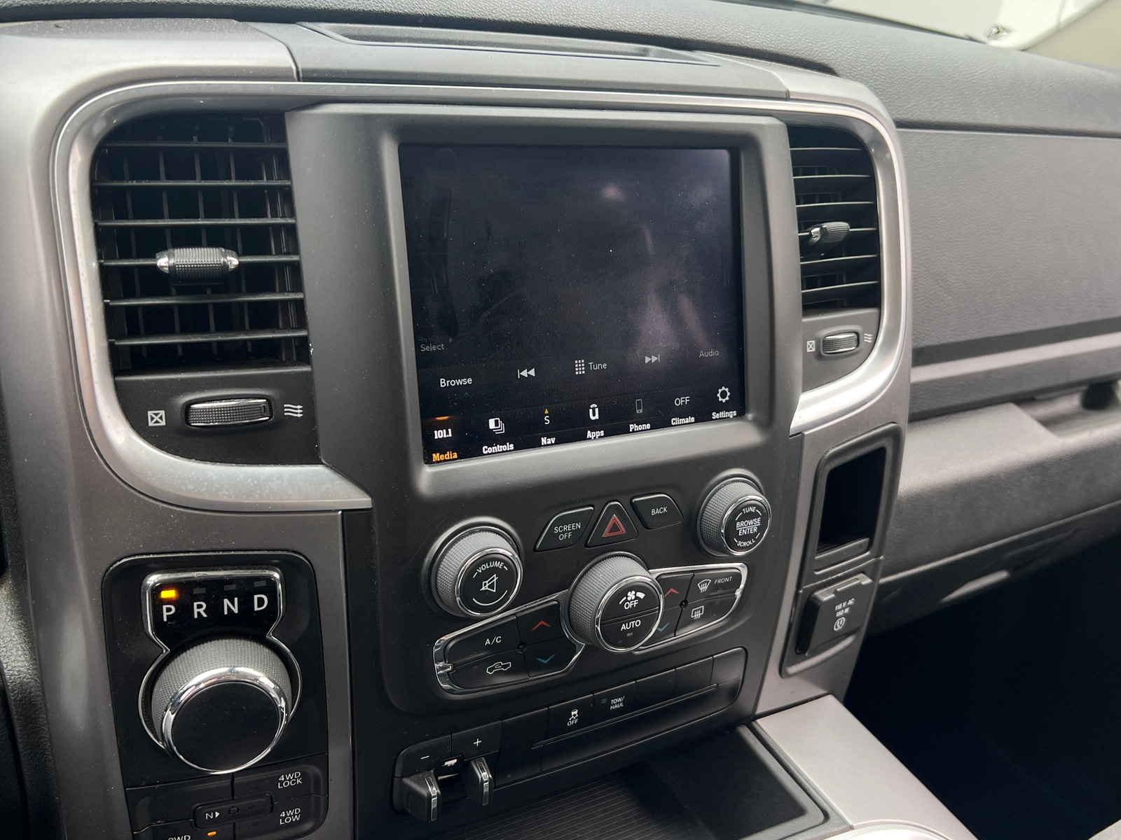 Thumbnail: 2023 RAM 1500 Classic - 4
