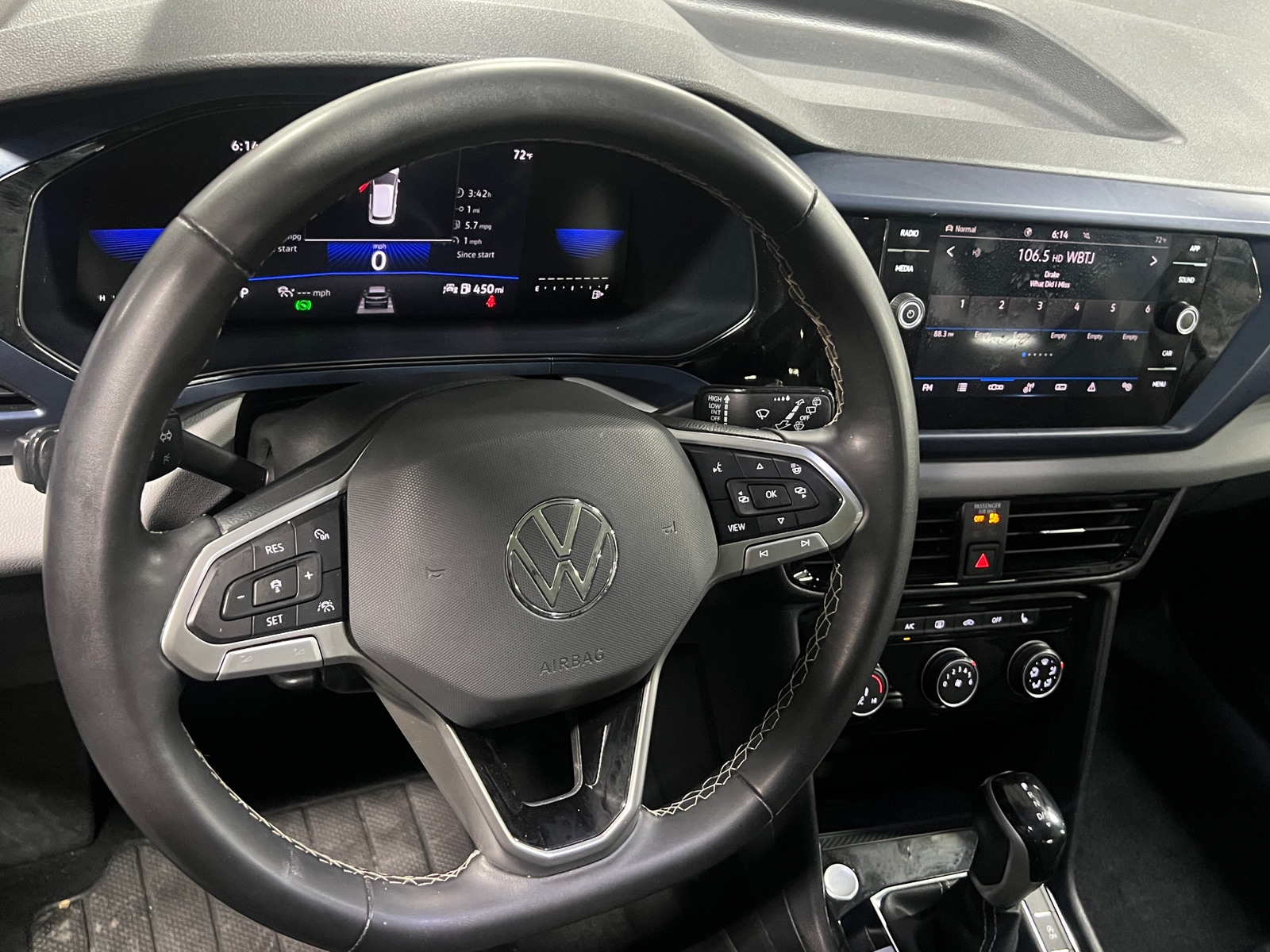 Thumbnail: 2023 Volkswagen Taos - 4