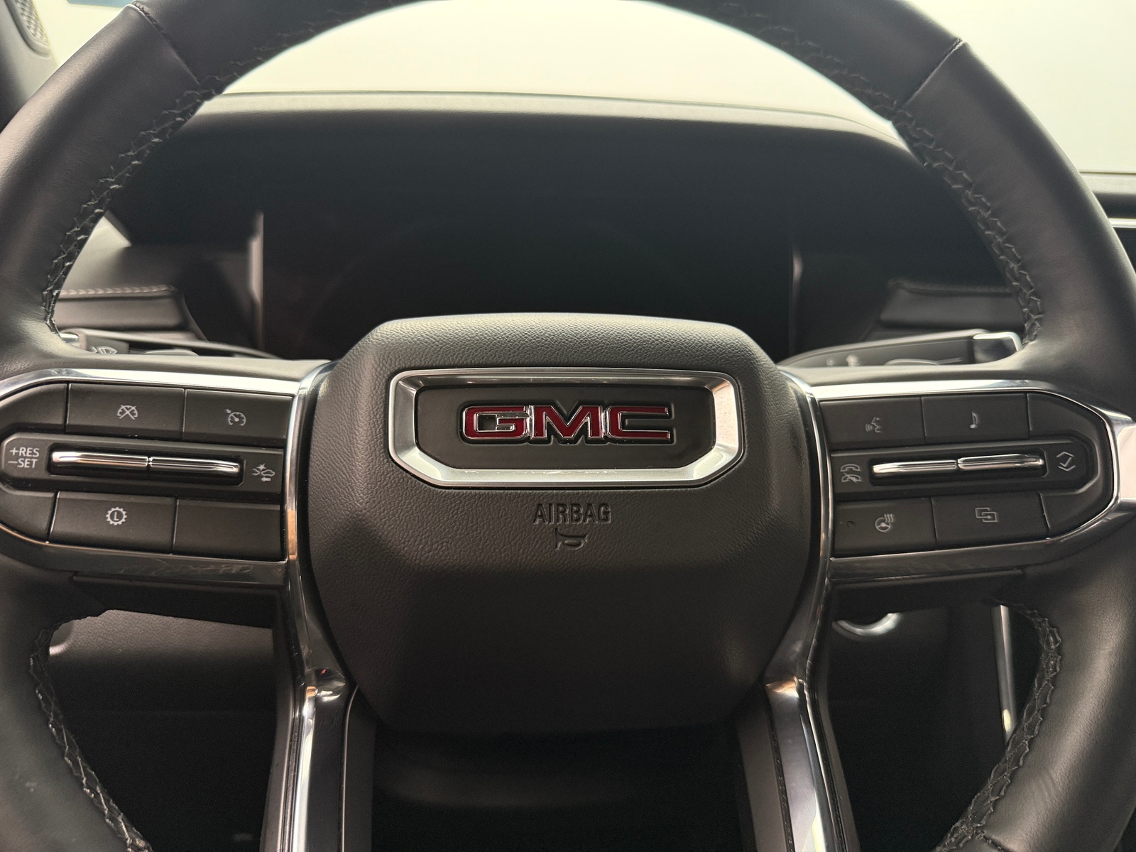 Thumbnail: 2025 GMC Acadia - 5