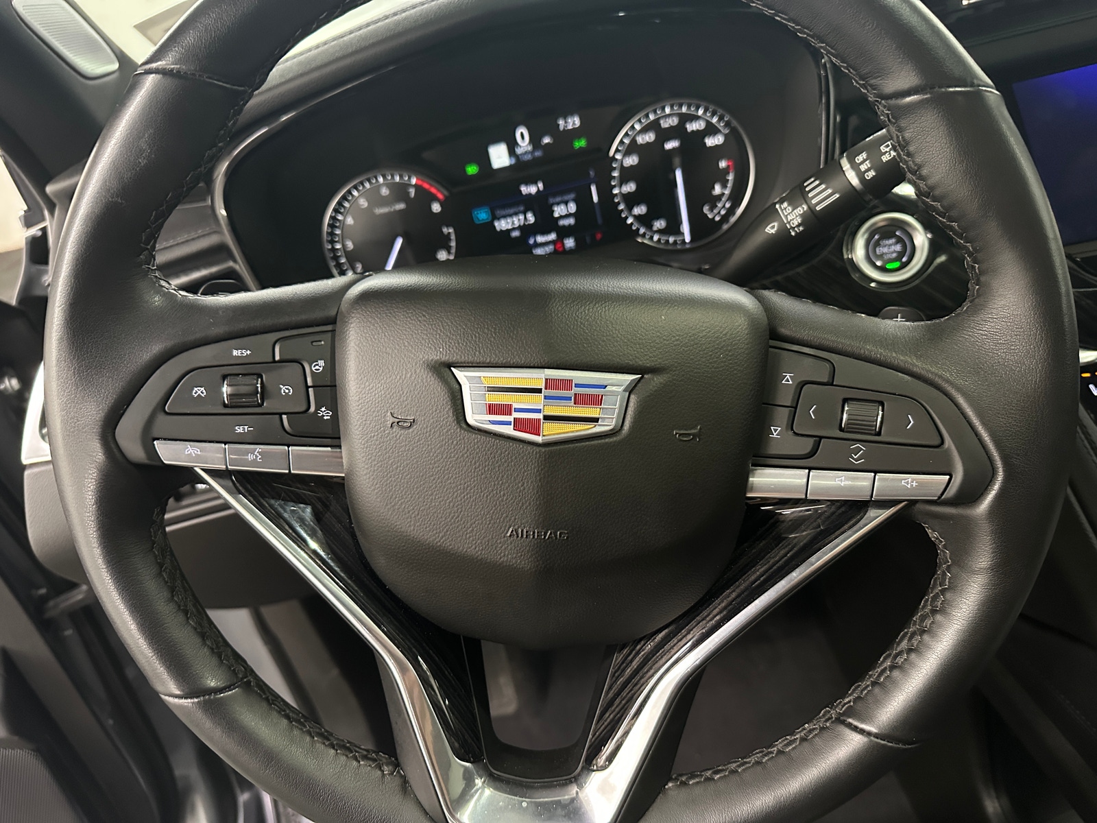 Thumbnail: 2025 Cadillac XT6 - 4