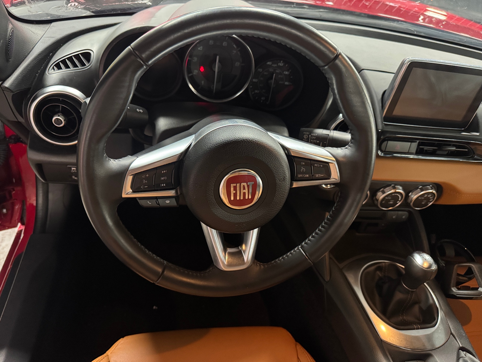 Thumbnail: 2019 Fiat 124 Spider - 4